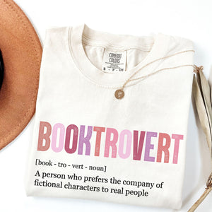 Booktrovert Tee