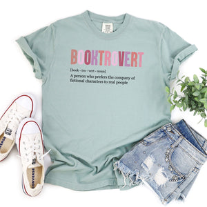 Booktrovert Tee