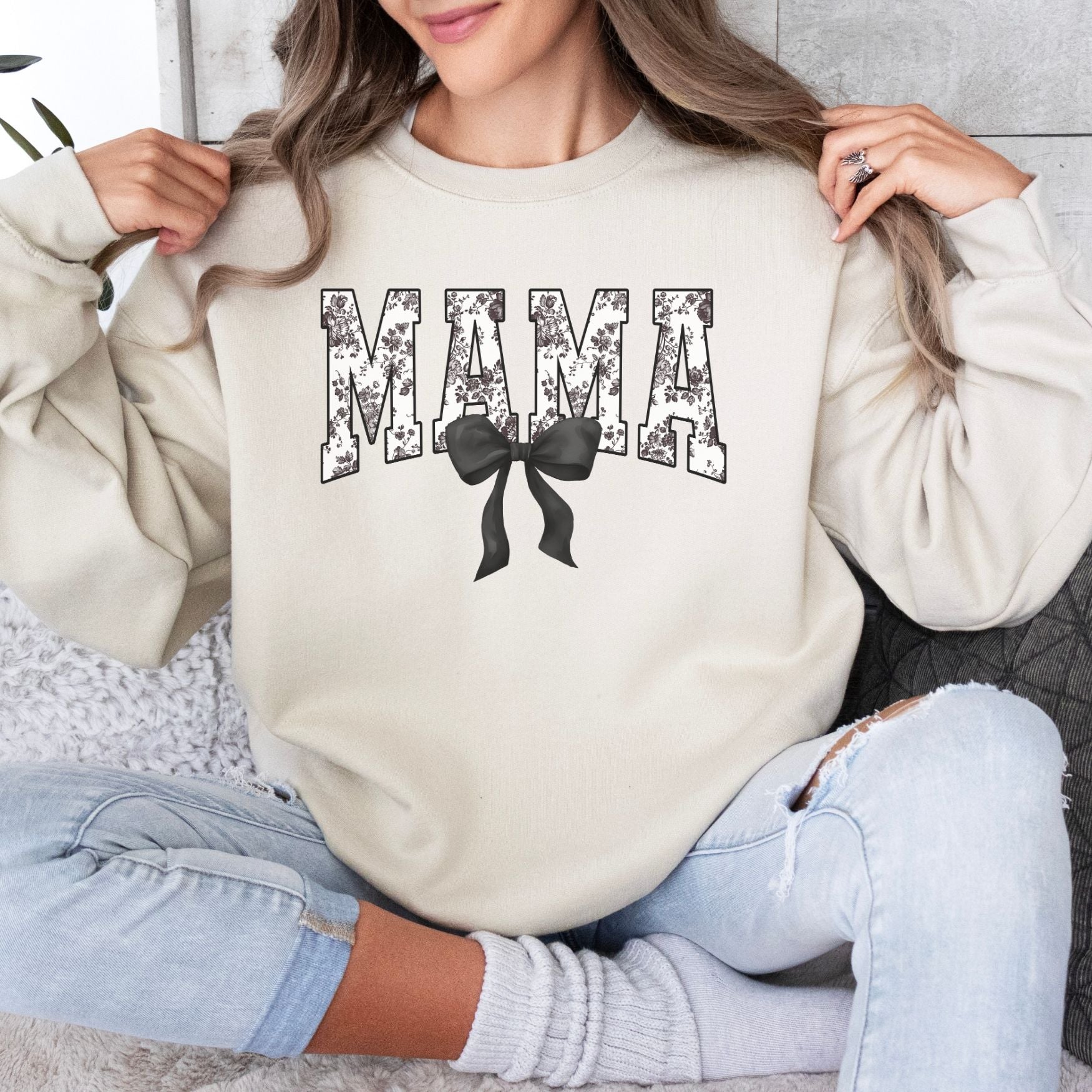 Floral Mama in Black Sweatshirt, Womenswear Soft Printed Crewneck, Booklover Trendy Cozy Oversized Top