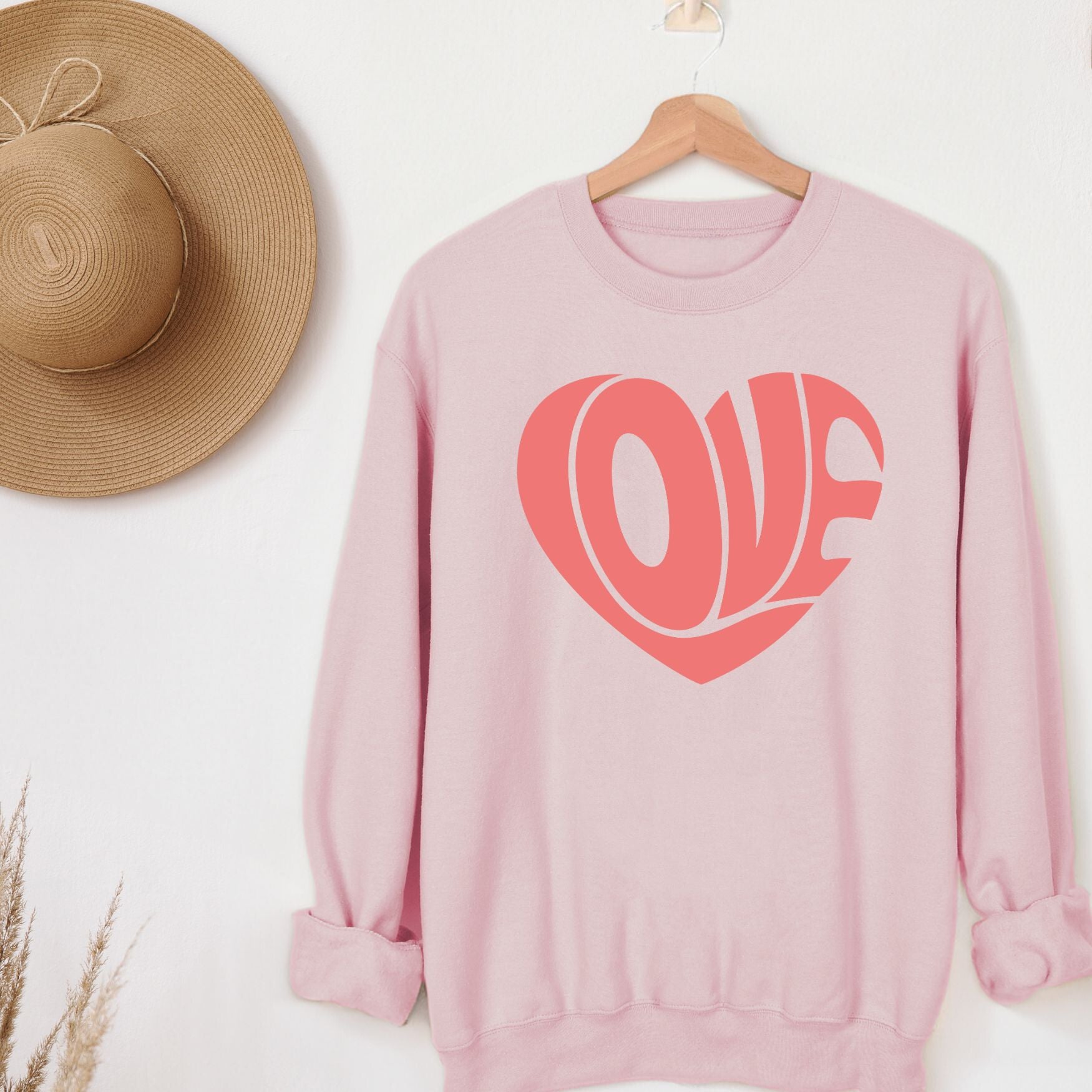 Love Heart Crewneck Sweatshirt, Womenswear Valentine's Day Soft Printed Sweatshirt, Cozy Love Day Oversized Top